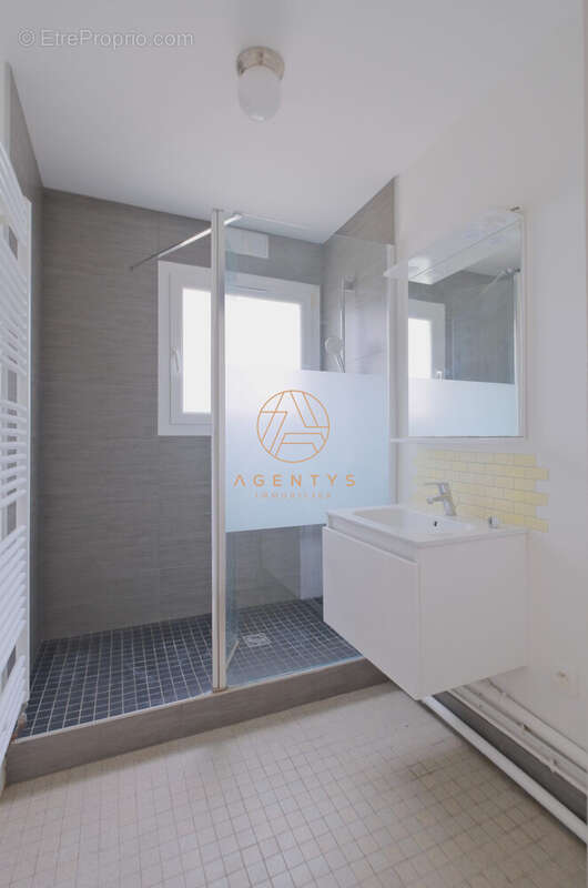 Appartement à SAINT-MAUR-DES-FOSSES
