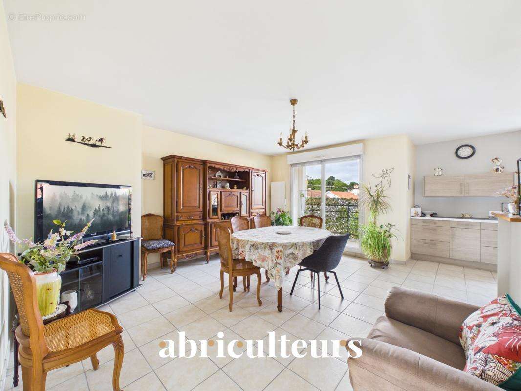 Appartement traversant avec balcon en vente proche du bourg de Saint Sébastien /Loire, (44230) - photo 2