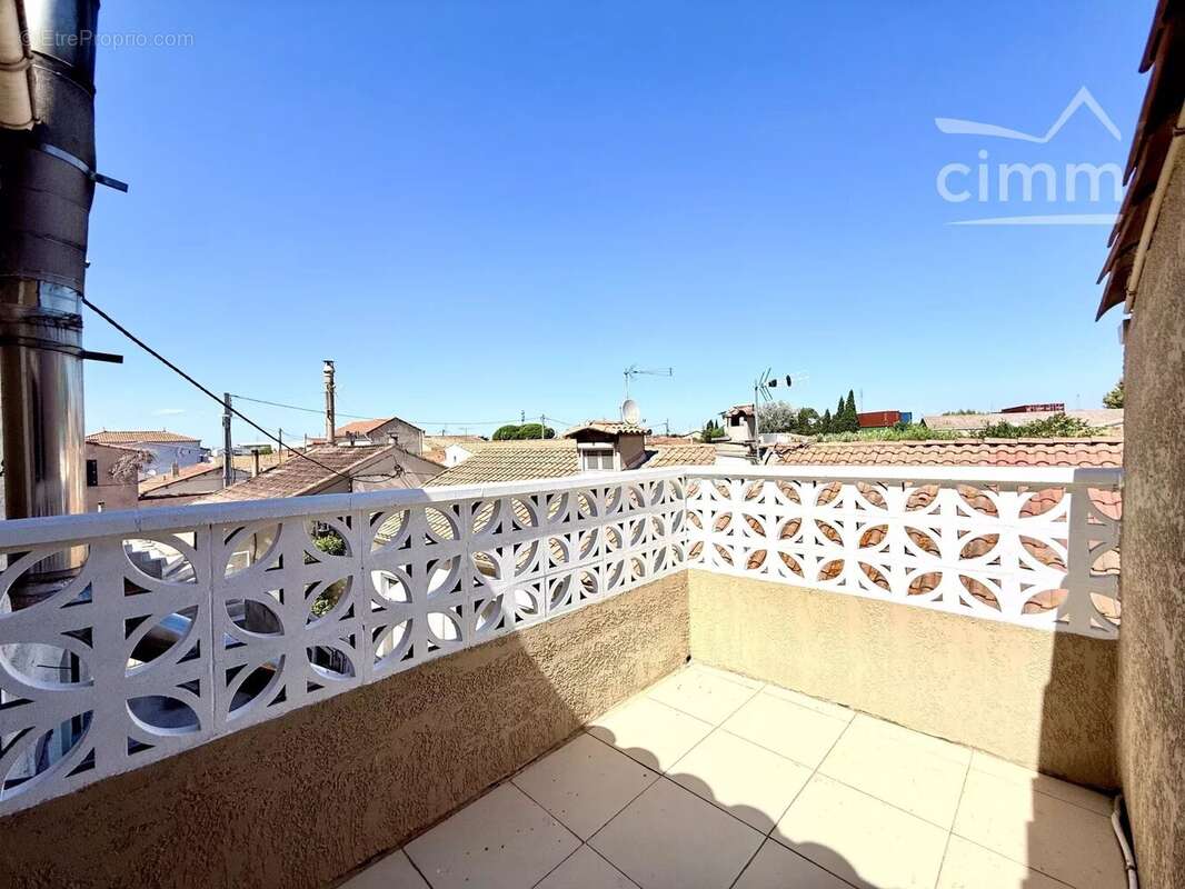 Appartement à PORT-SAINT-LOUIS-DU-RHONE