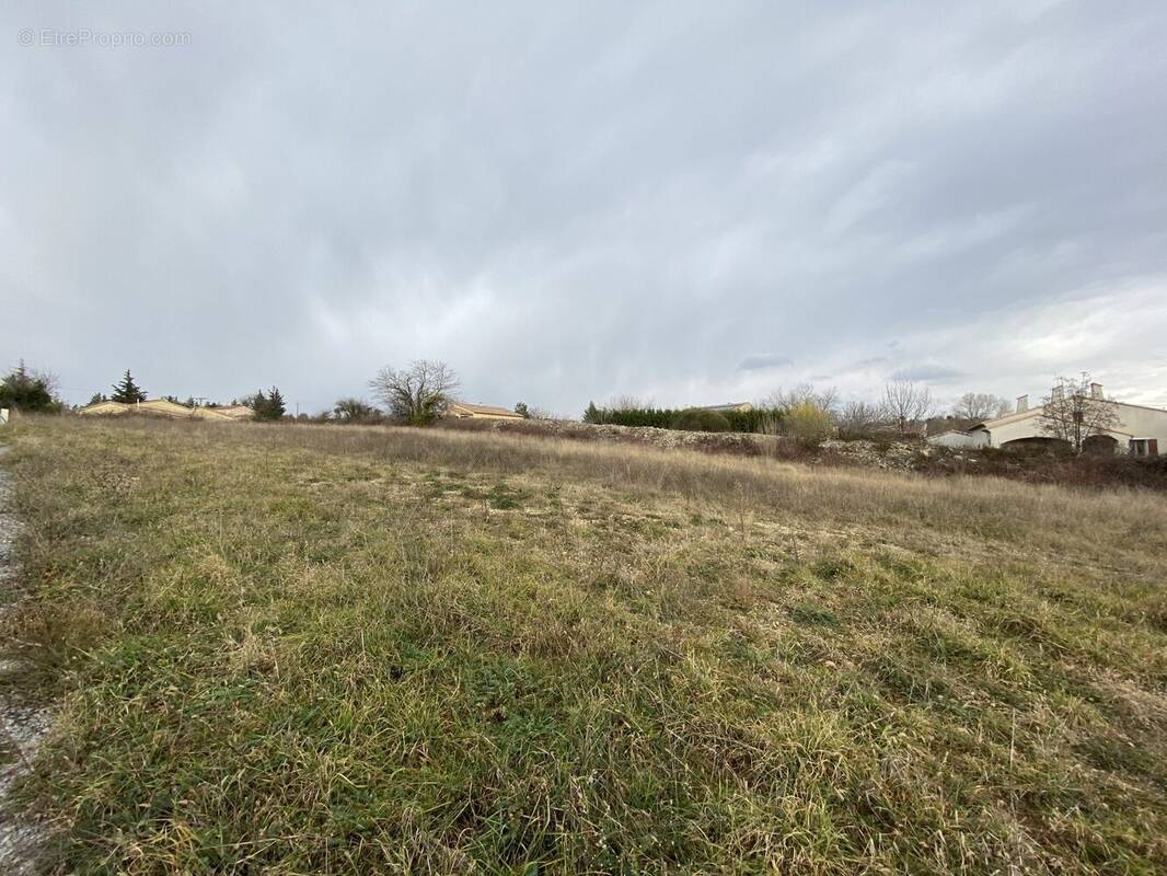 Terrain à VILLENEUVE-DE-BERG