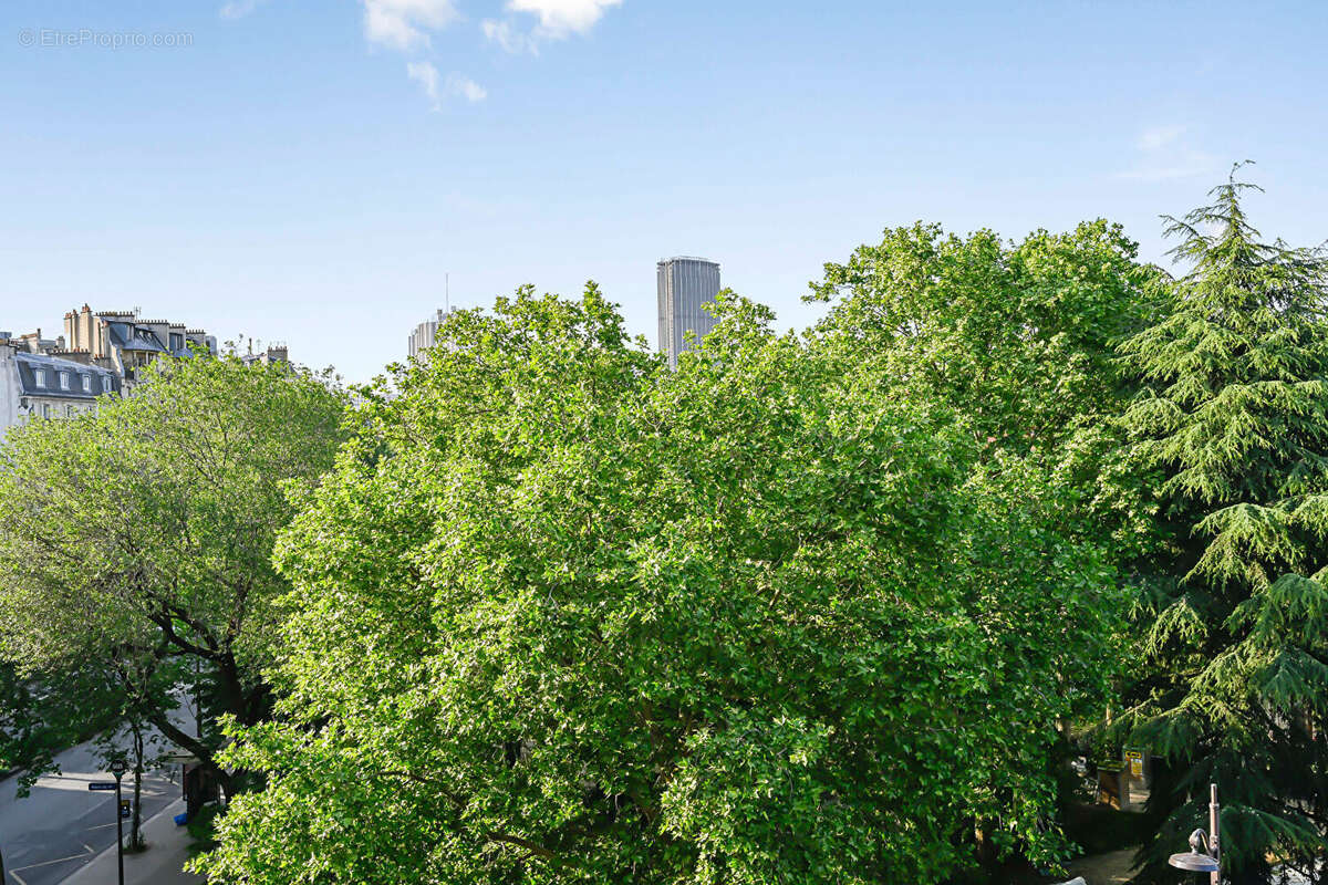 Appartement à PARIS-14E