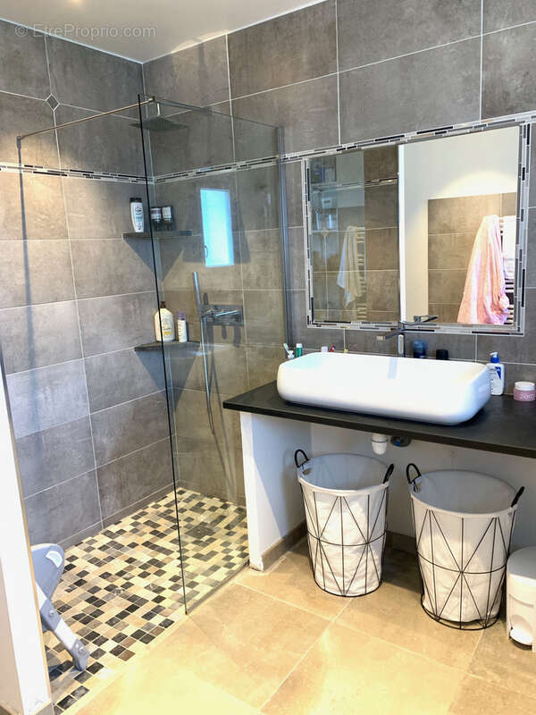 VILLA T5 avec garage et piscine - photo 10