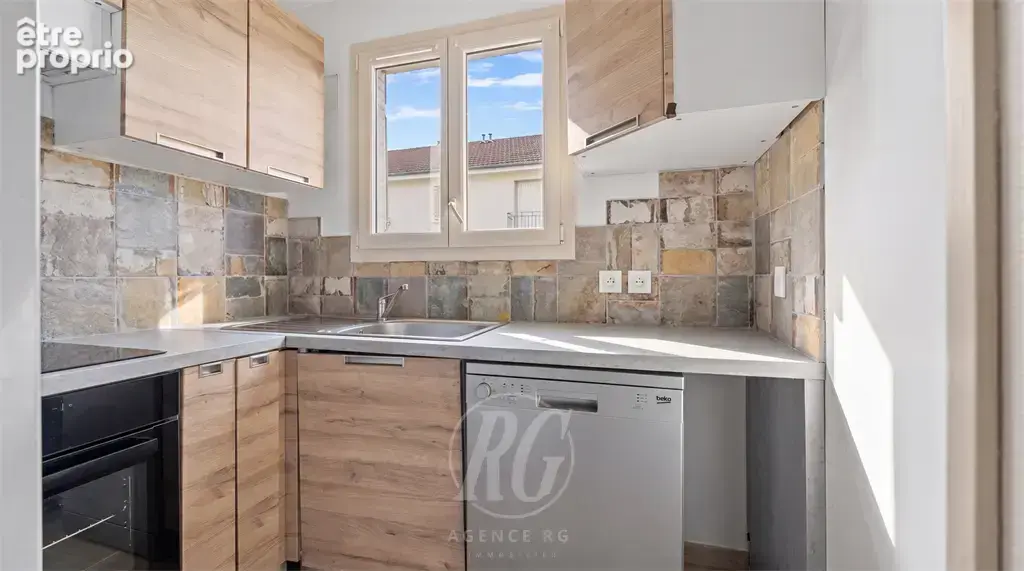 Appartement T2/T3 lumineux avec Box & Cave - photo 2