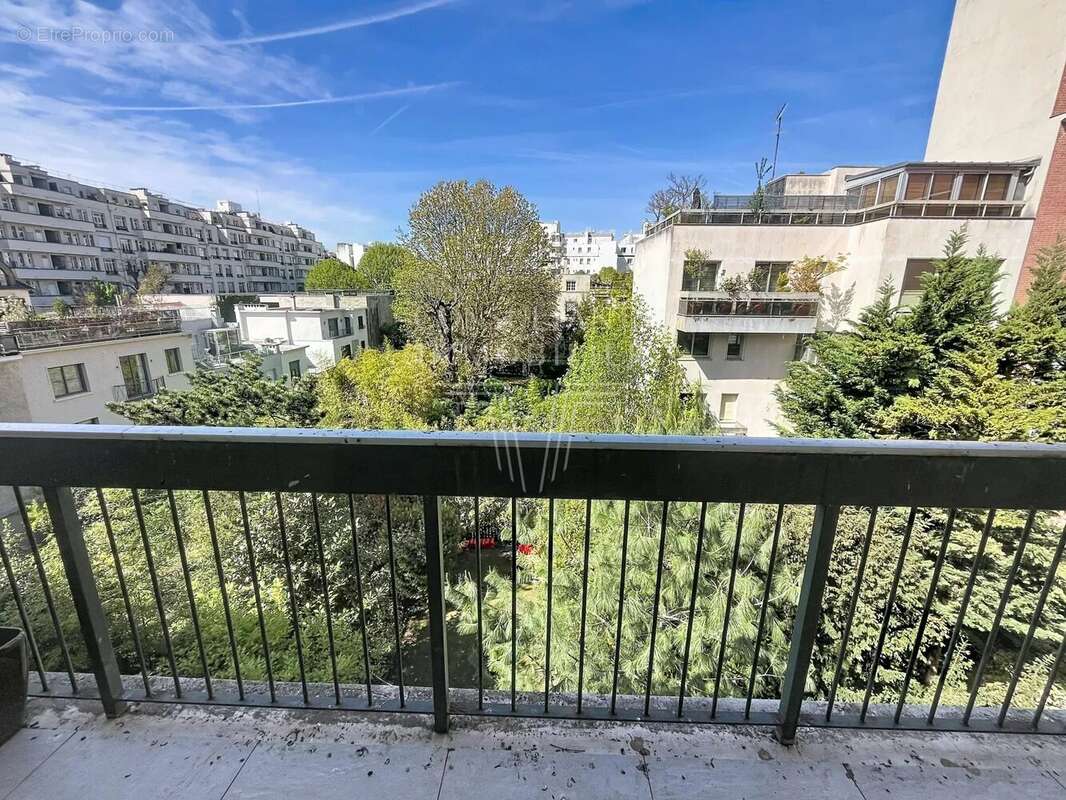 Appartement à NEUILLY-SUR-SEINE