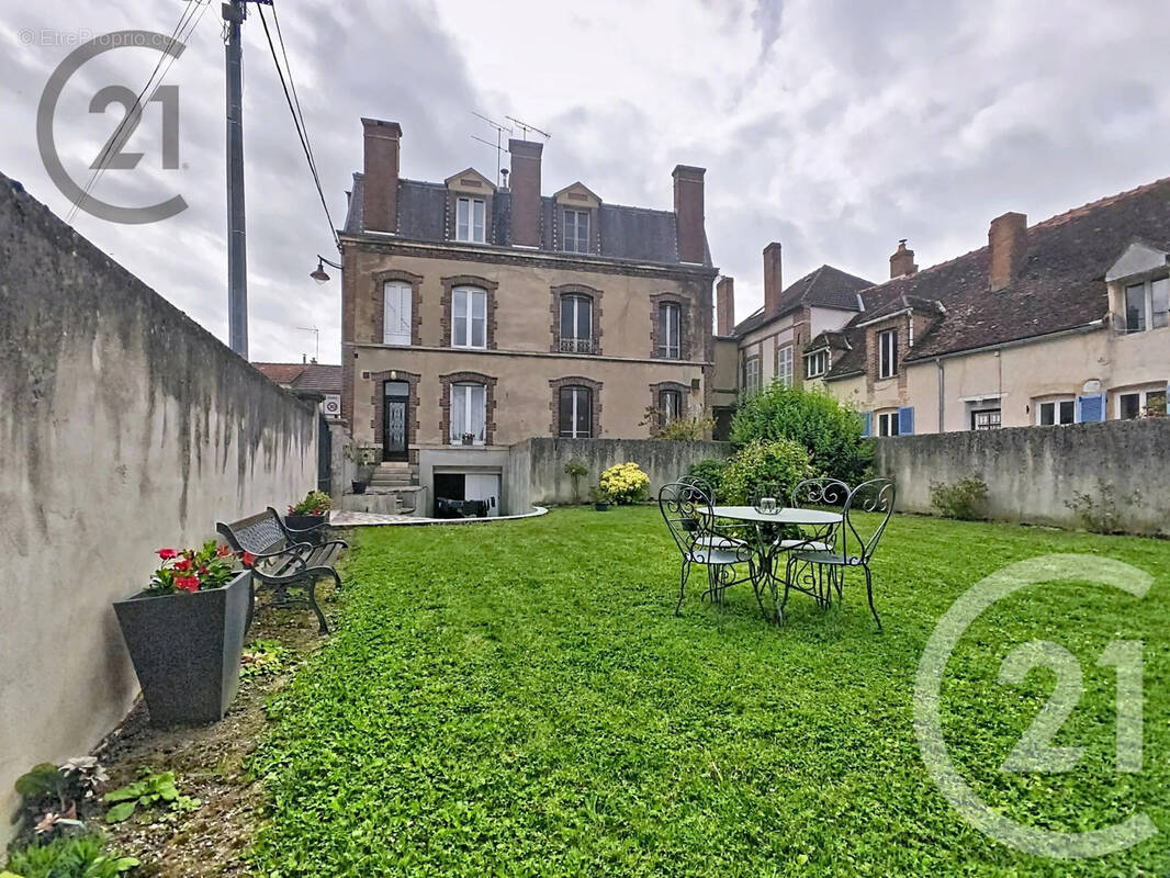 Maison 258 m² à Sezanne  - photo 1