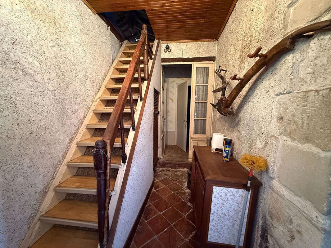 Maison en pierre avec dépendance attenante - photo 14