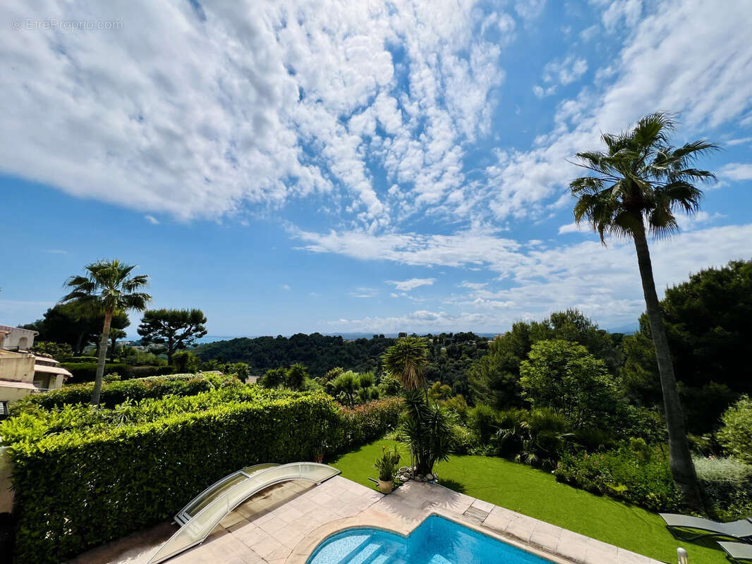 Maison à SAINT-LAURENT-DU-VAR