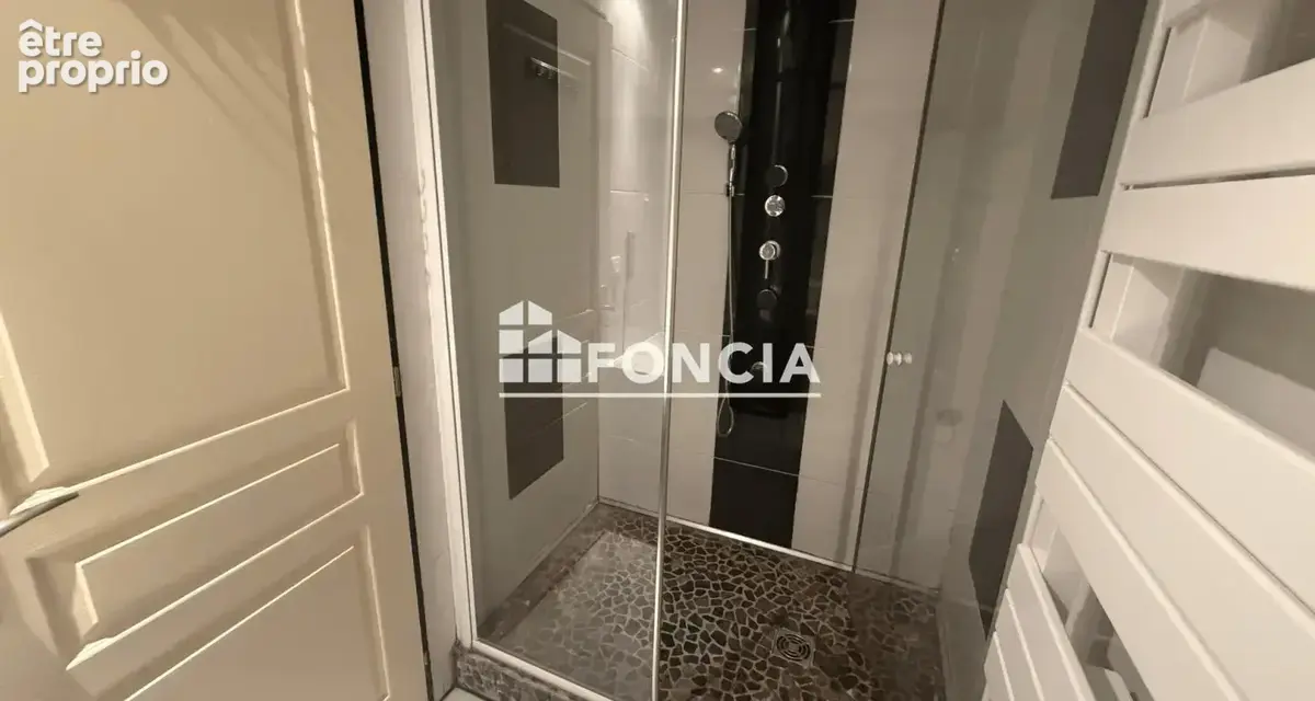 Appartement T2 rénové avec locataire en place - photo 2