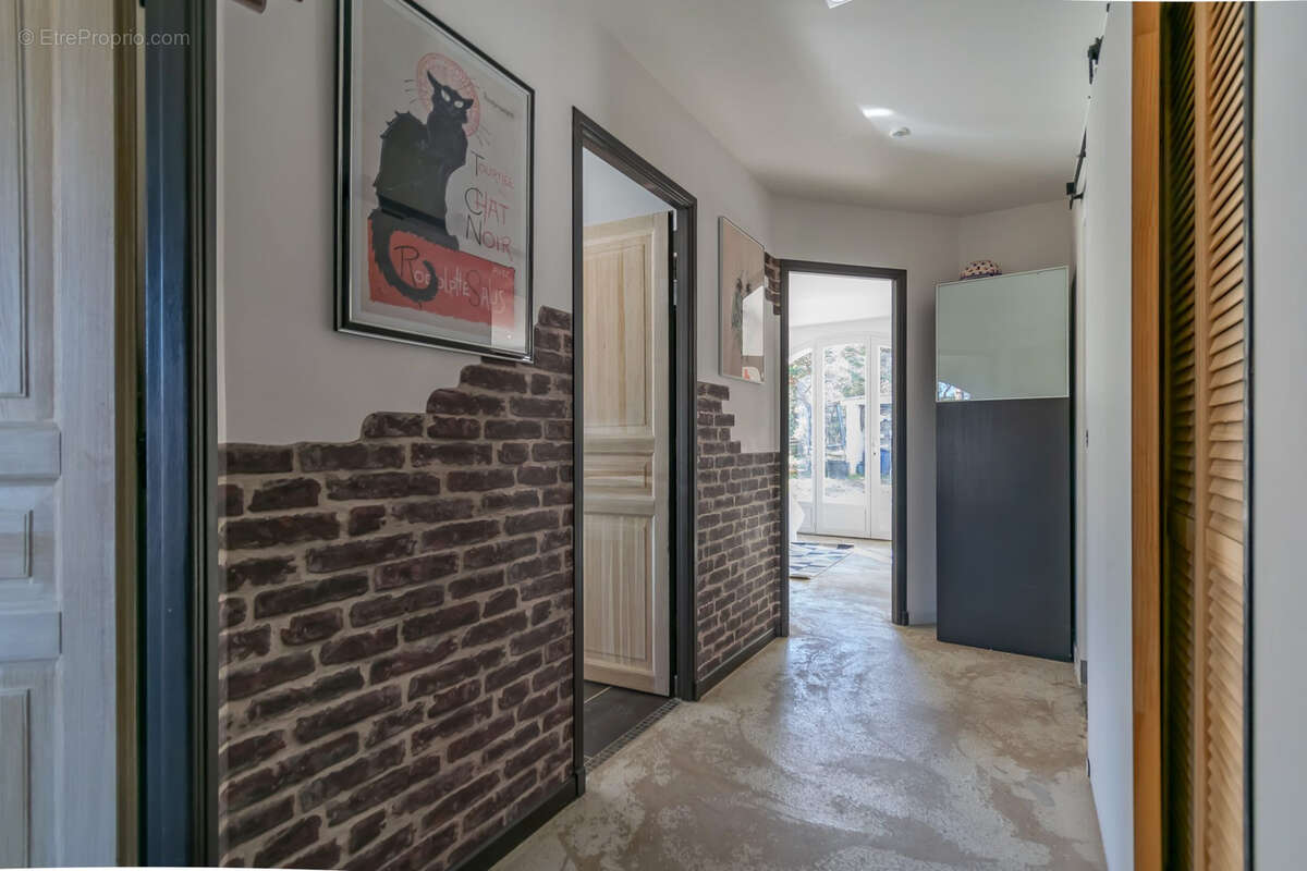 Maison familiale avec studio indépendant, piscine et grand terrain - photo 15