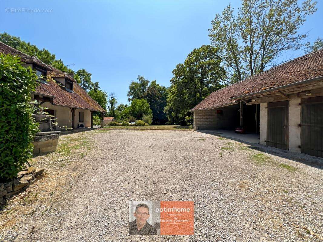 NANCE – Propriété de caractère de 240 m² avec dépendances, piscine et 3 720 m² de terrain - photo 16