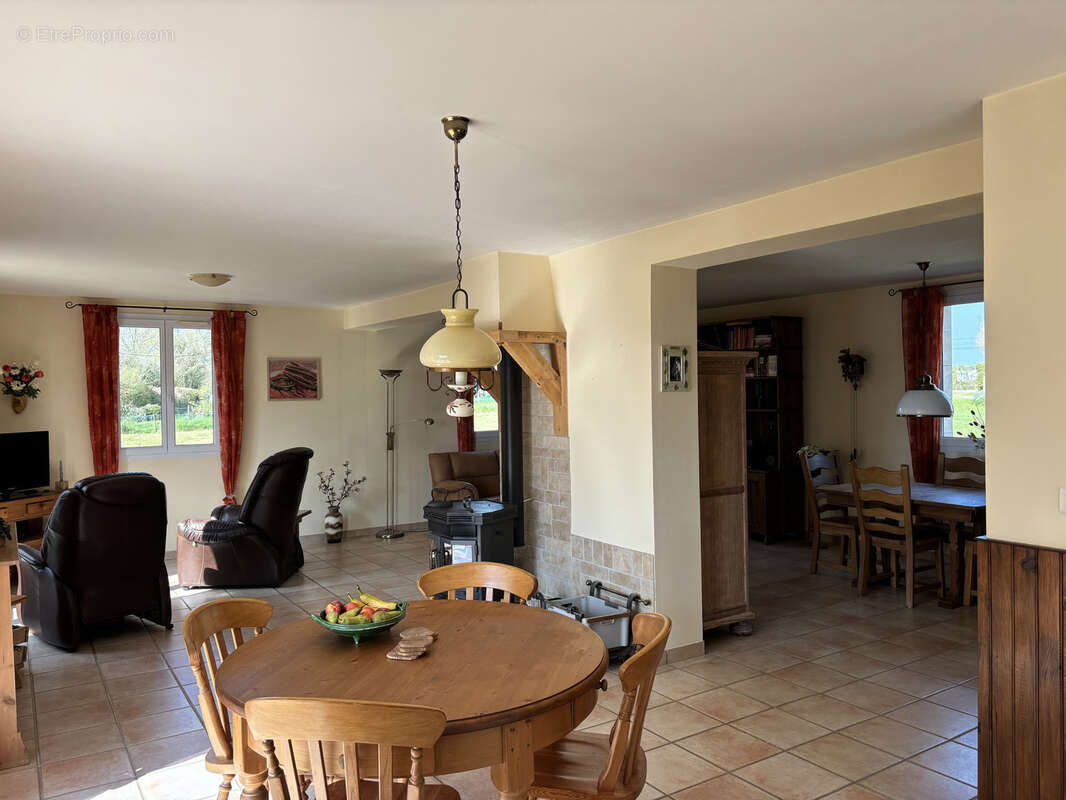 Maison à AUTRY-ISSARDS