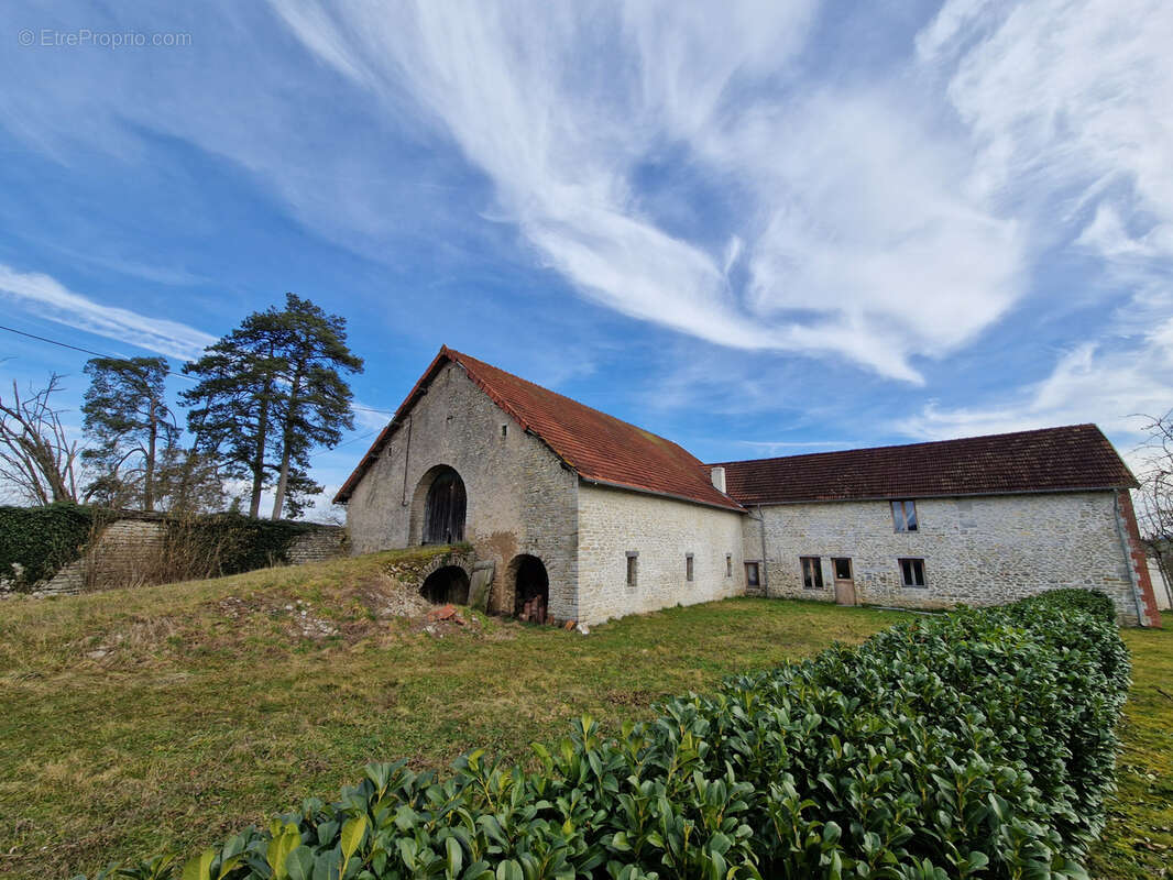 Maison à BOUHANS-LES-MONTBOZON