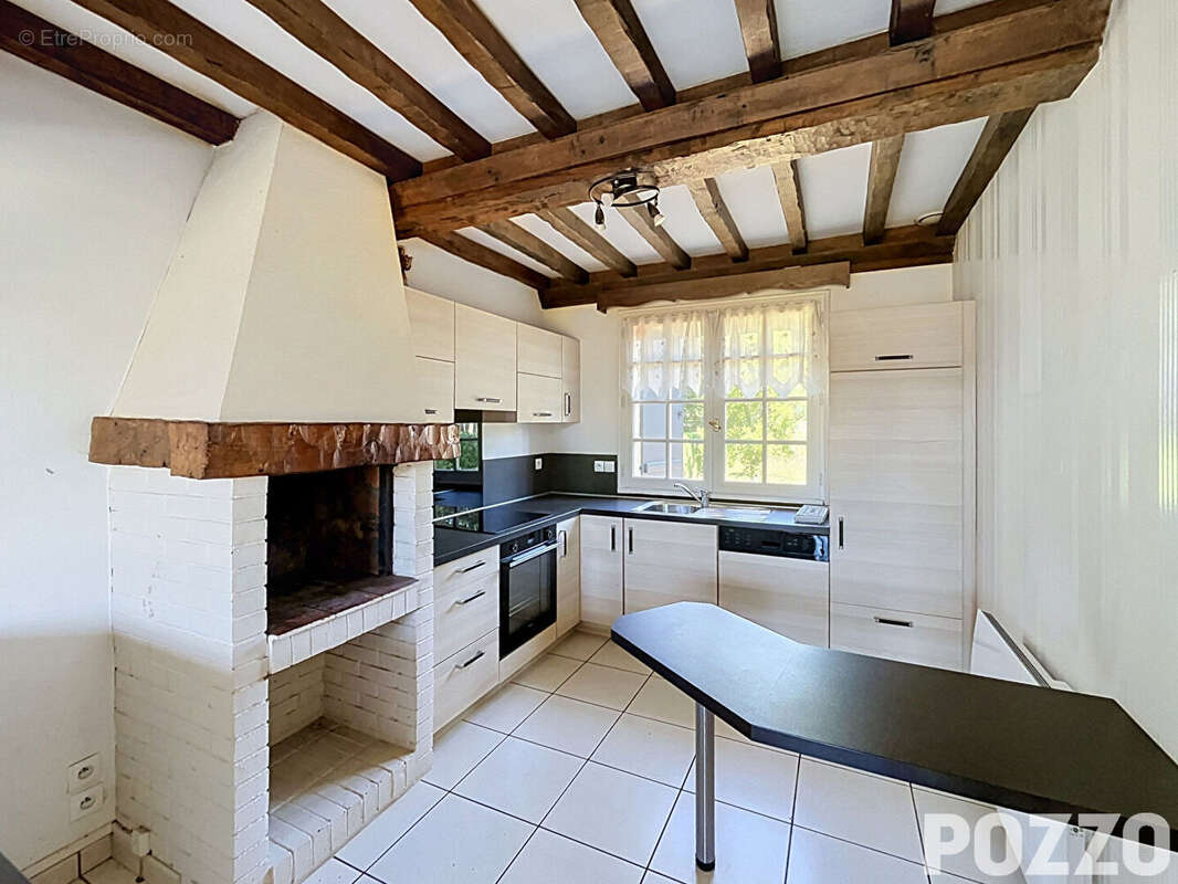 A vendre pavillon de 5 pieces (109 m2) a vire-normandie (14) - photo 3