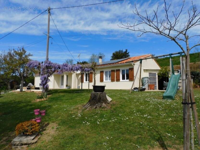 Maison à SAINT-THOMAS-DE-CONAC