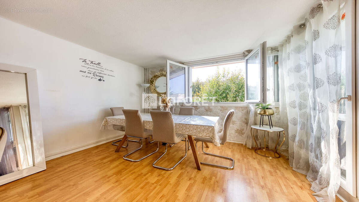 Appartement à ROISSY-EN-BRIE