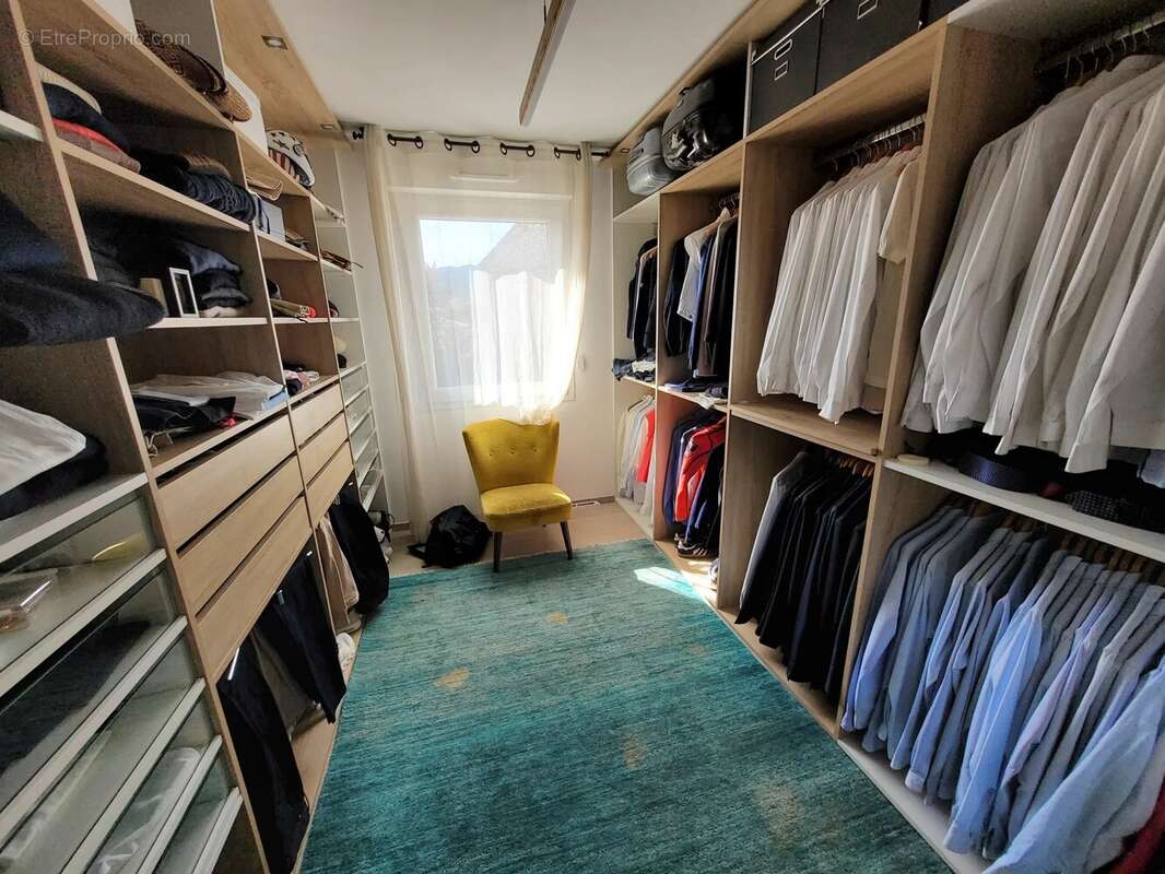 Appartement de standing en plein centre-ville - 5 pièces - 132.77 m² - photo 8