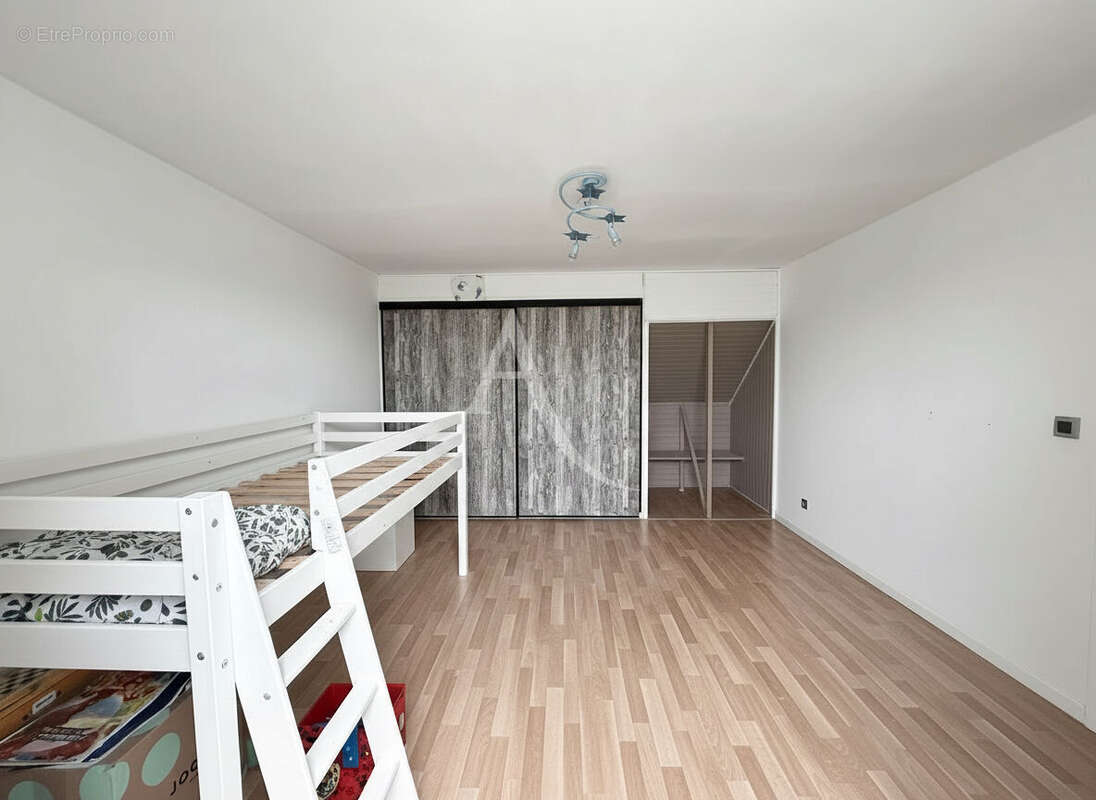 À vendre - maison spacieuse de 7 pièces à Oissery - photo 6