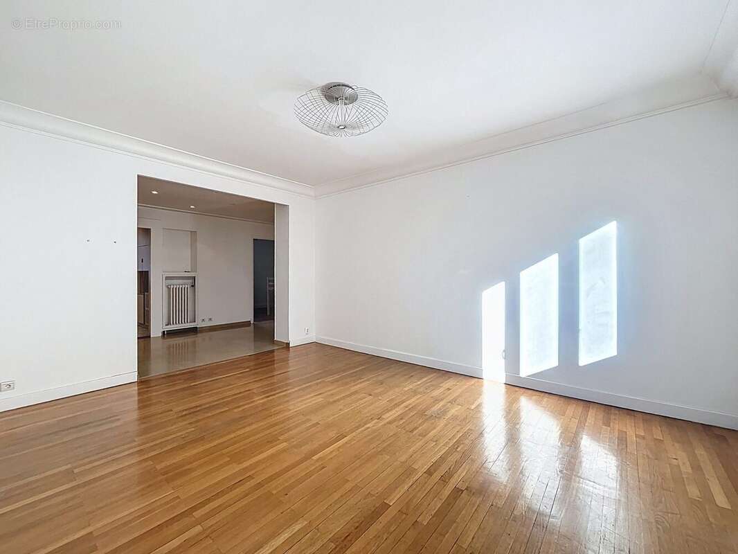pièce de v - Appartement à GRENOBLE