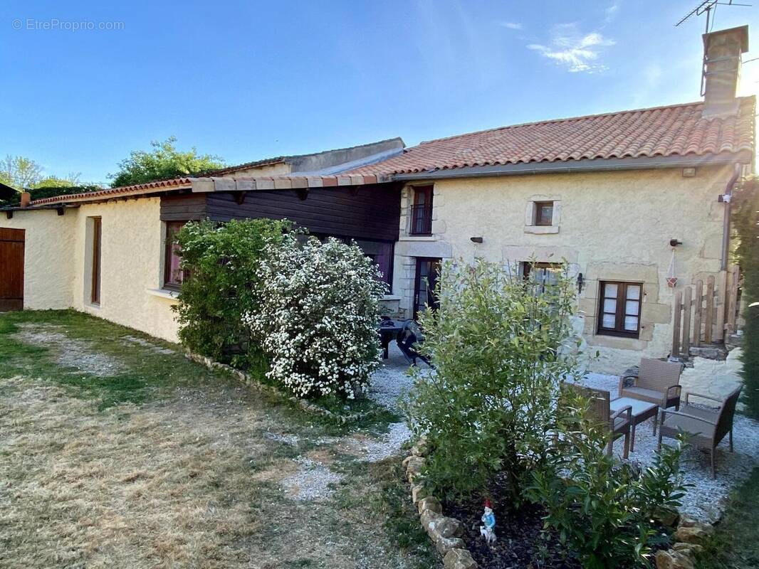 Photo 1 - Maison à SAINT-MAURICE-LA-CLOUERE