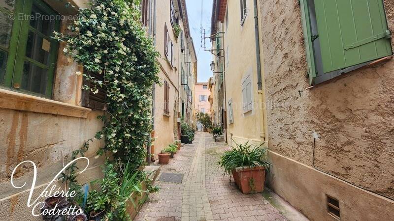 Maison à SOLLIES-TOUCAS