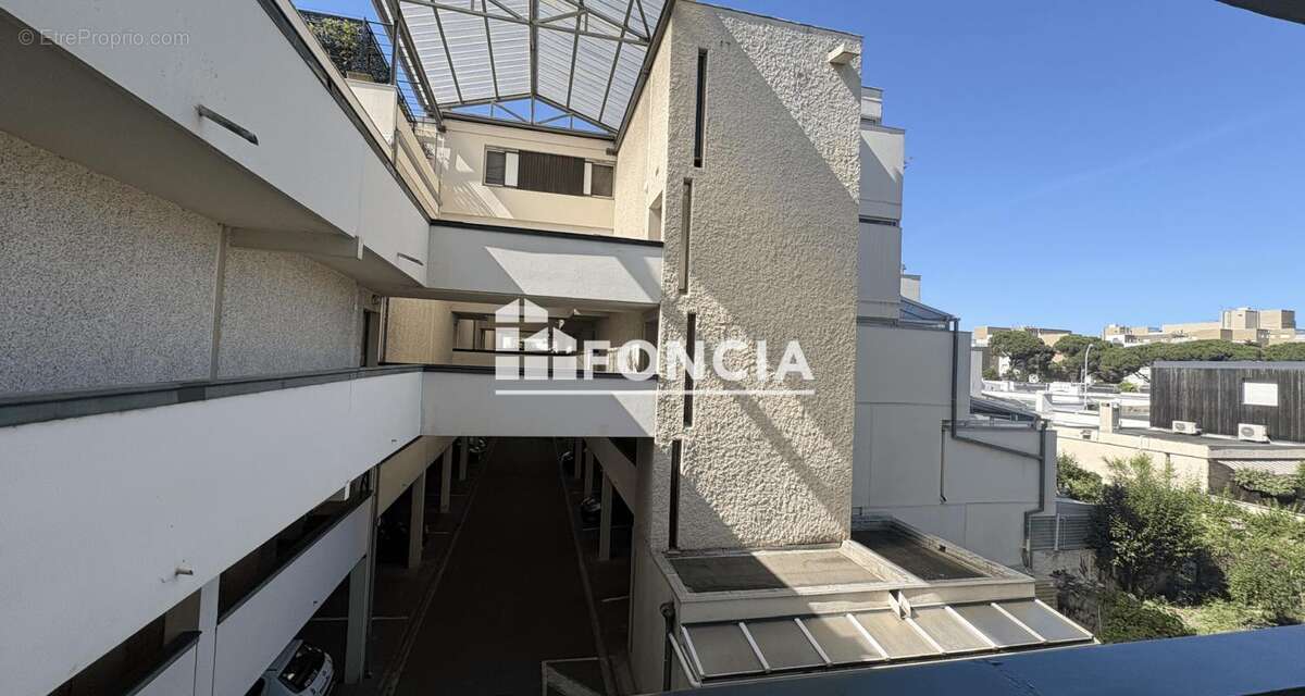 T4 de 79m2 / terrasse 43m2/ transports en commun a 2 minutes - photo 2