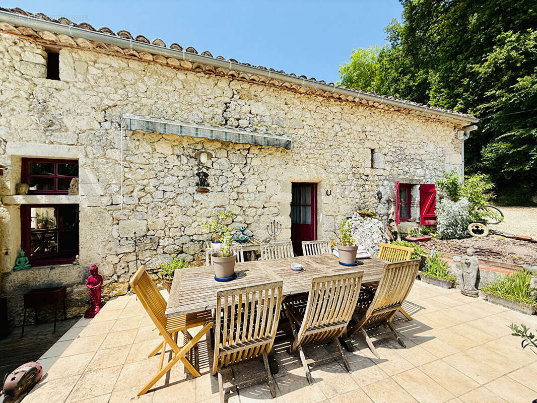 Propriété de charme en pleine nature avec gîte et dépendances - photo 13