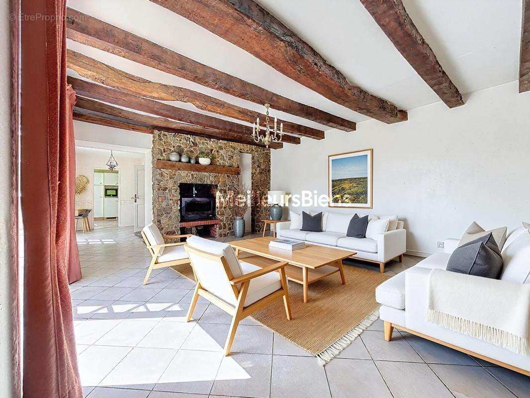 Maison à MONTREUIL-LE-GAST