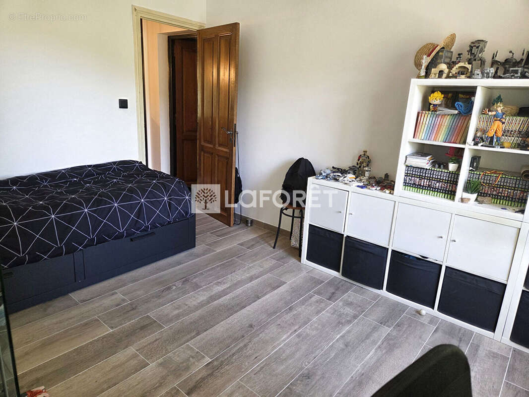 Maison à SOLLIES-VILLE