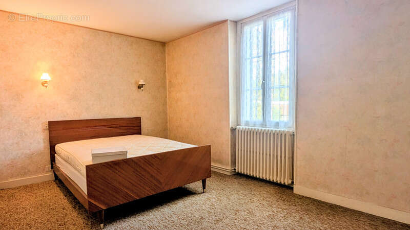 Maison à CHERVES-RICHEMONT