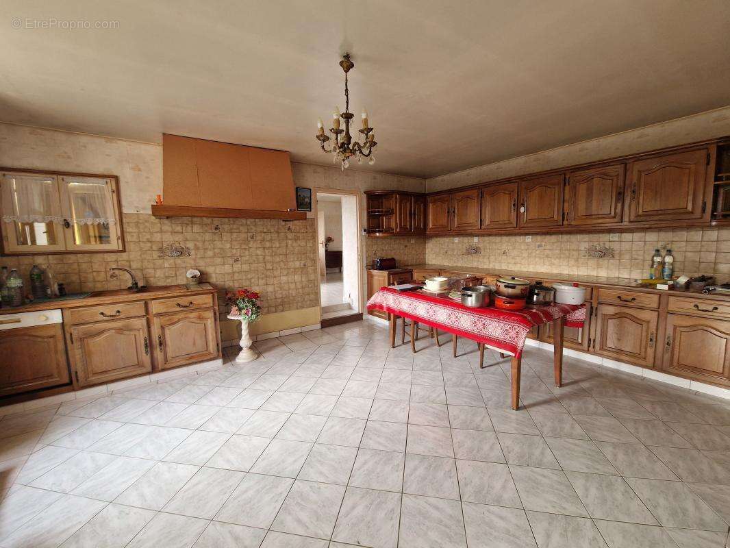 Maison à CHATEAUVIEUX