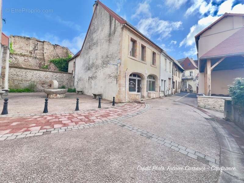 Maison à MONTAIGUT