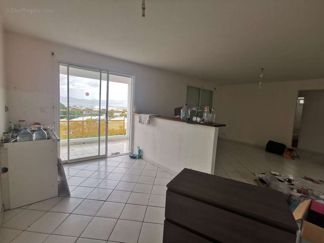 Appartement 71 m² à Le Lamentin  - photo 6