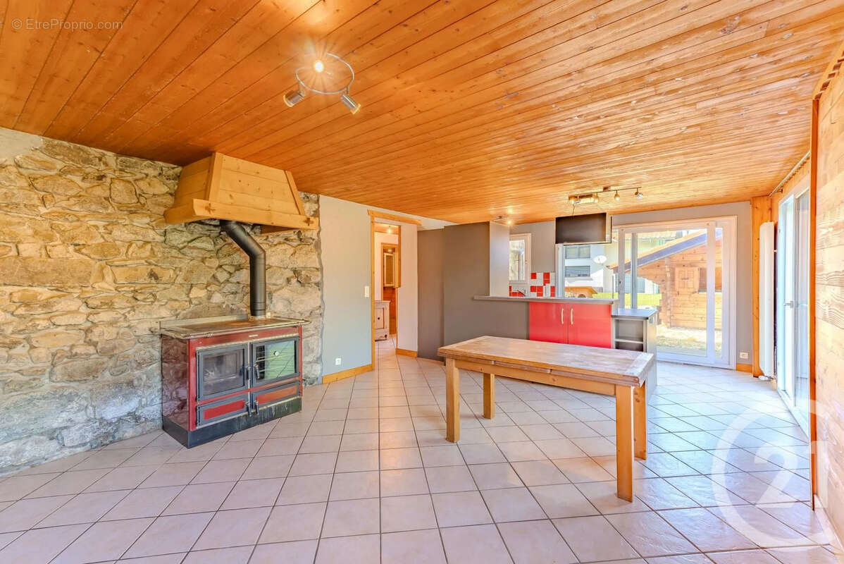 Maison à SAINT-PAUL-EN-CHABLAIS