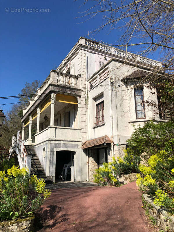 Maison à FOLLAINVILLE-DENNEMONT