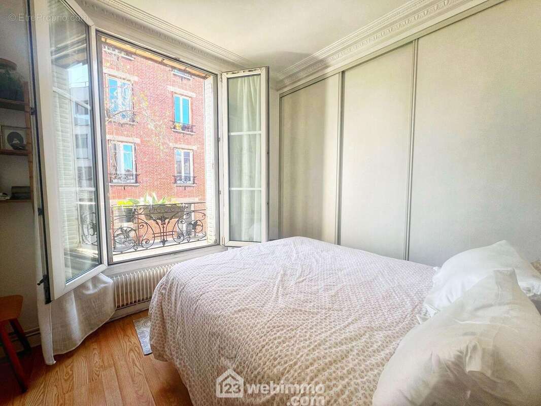 Chambre 1 avec rangements intégrés - Appartement à MALAKOFF