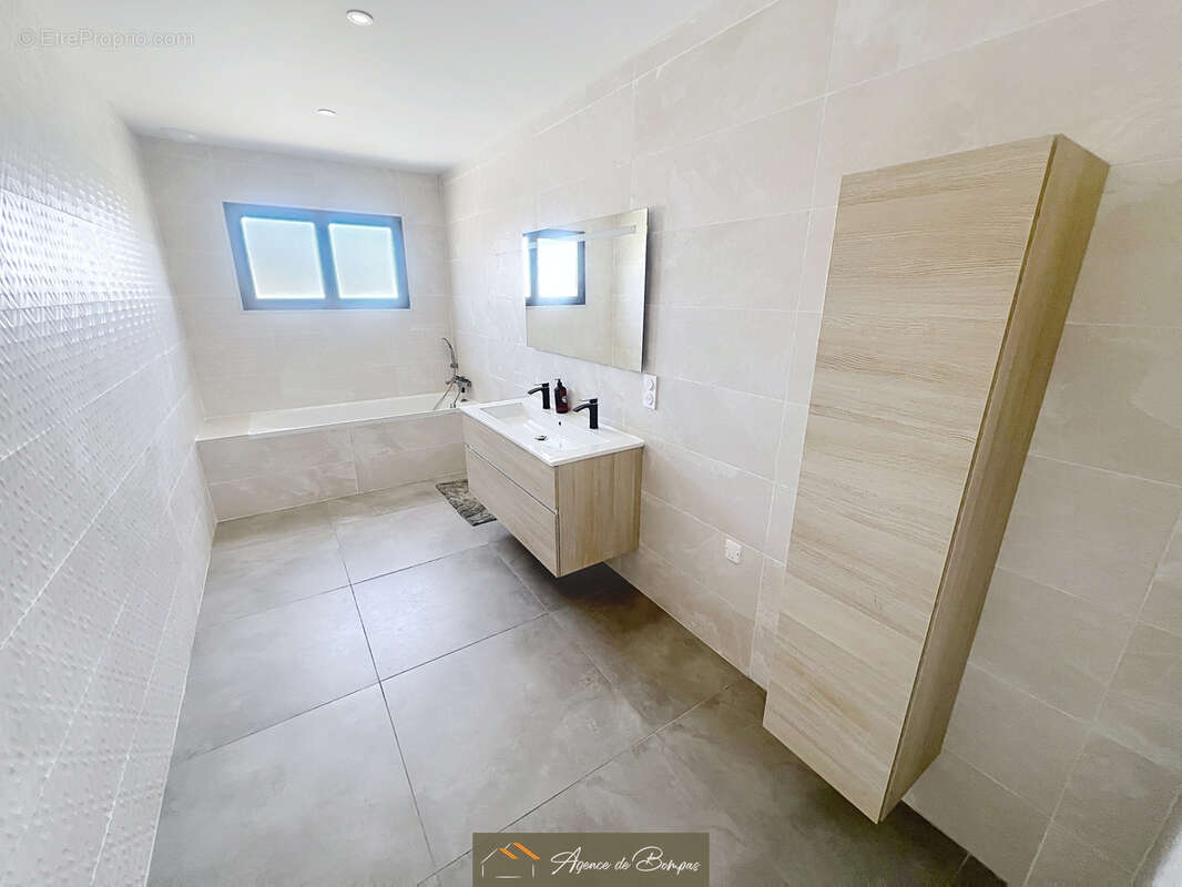 Secteur residentiel - villa 3 faces 123  m2 hbts  sur 356 m2 de terrain  - - photo 15