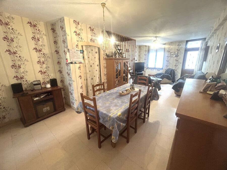 Maison de ville mitoyenne de 72,75m2 bâtie sur 183m2 de terrain avec garage accès arrière ! - photo 4