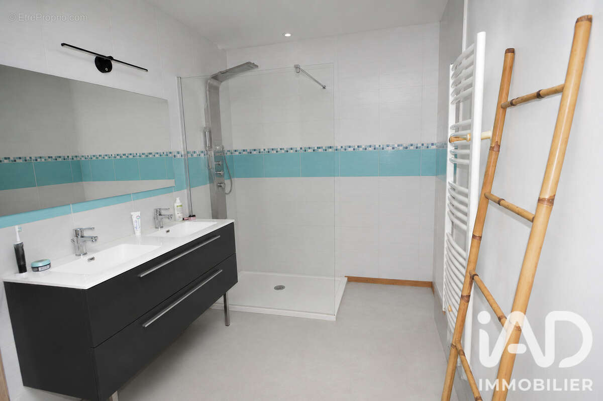 Maison 116 m² à Pisany  - photo 9