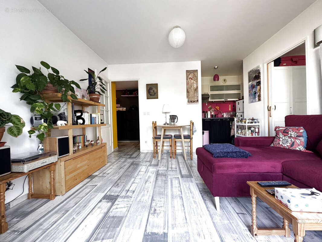 Appartement VENDU LOUE  de 2 pièces de 40 m2 habitable environ avec balcon et garage - photo 2
