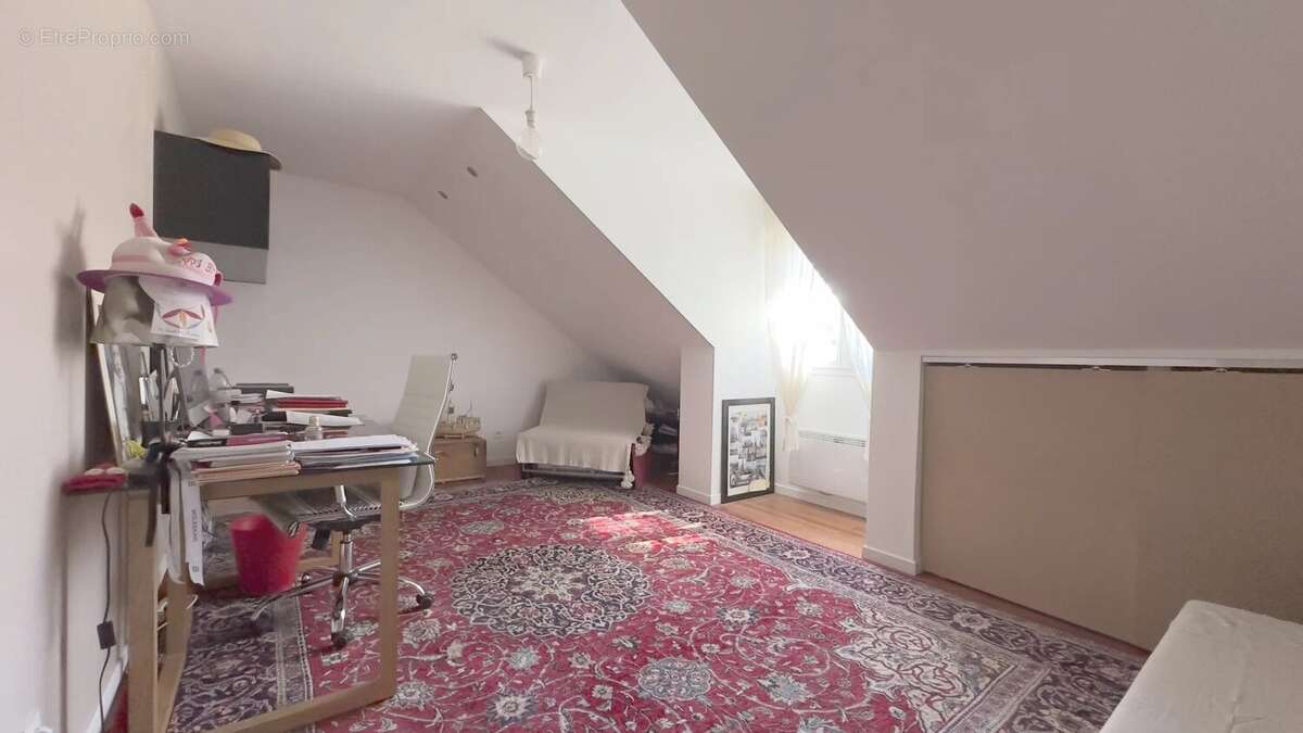 Maison à LES ESSARTS-LE-ROI