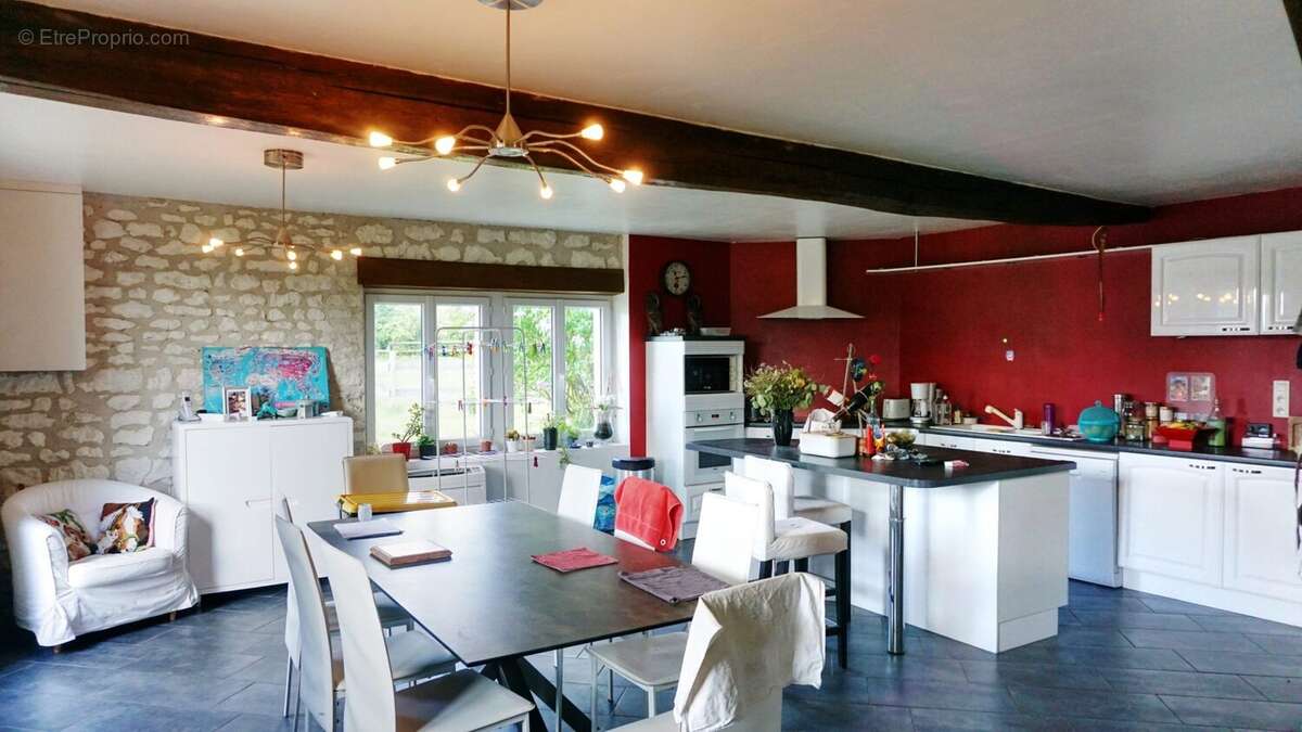 Maison à SAINTE-MAURE-DE-TOURAINE