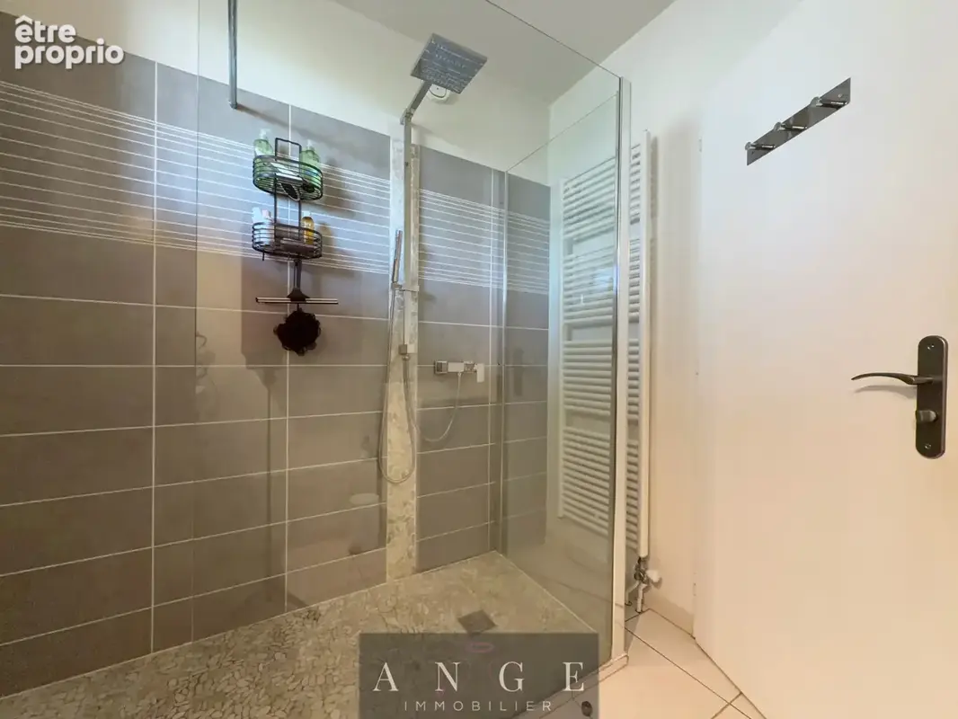 Appartement standing t4 - 92m2 - terrasse - ascenseur - parking residence - le pradet centre - photo 14