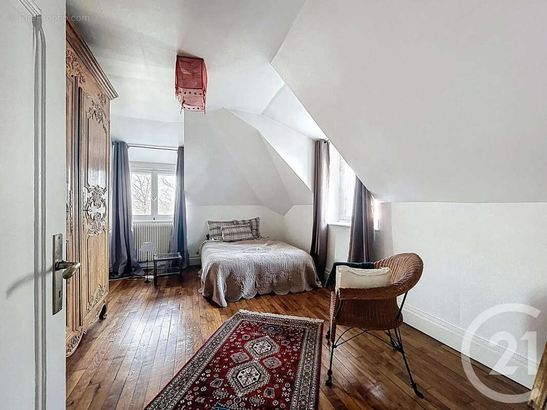 Maison 250 m² à Epinal  - photo 10