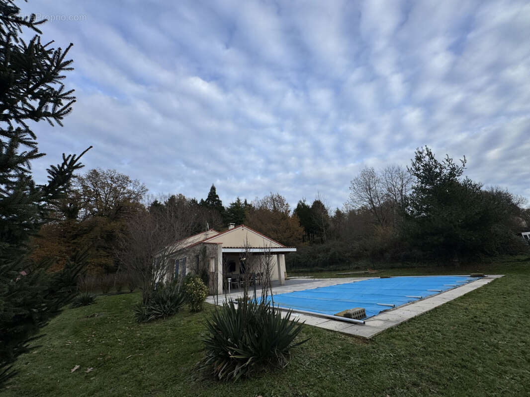 Maison à VERNEUIL-SUR-VIENNE