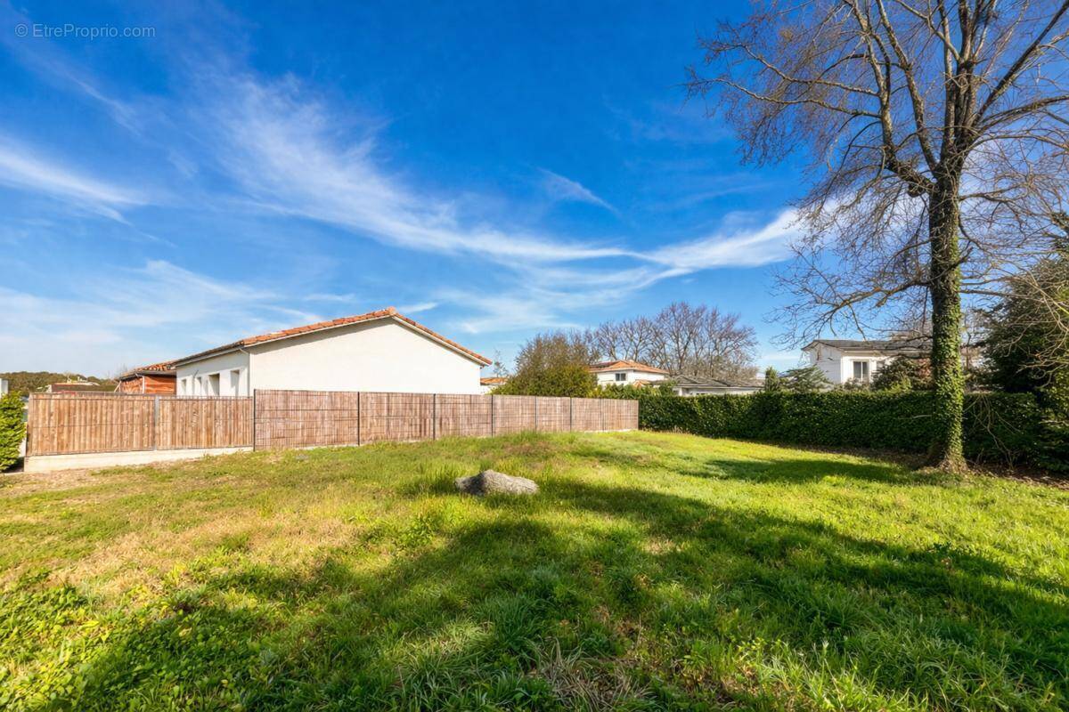 Terrain à SAINT-MEDARD-EN-JALLES