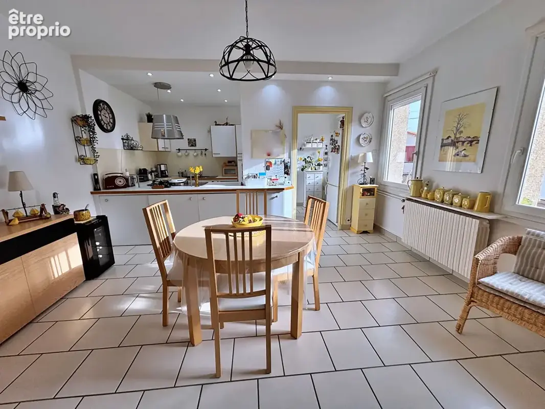 Maison familiale 141 m² pouilly-sous-charlieu - photo 4