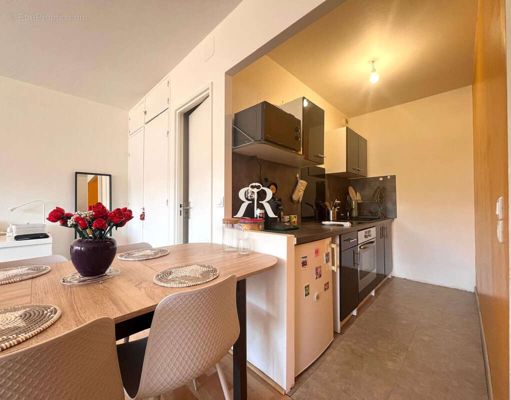 Studio meublé avec balcon et parking   secteur les salins / limite chamalières - photo 3