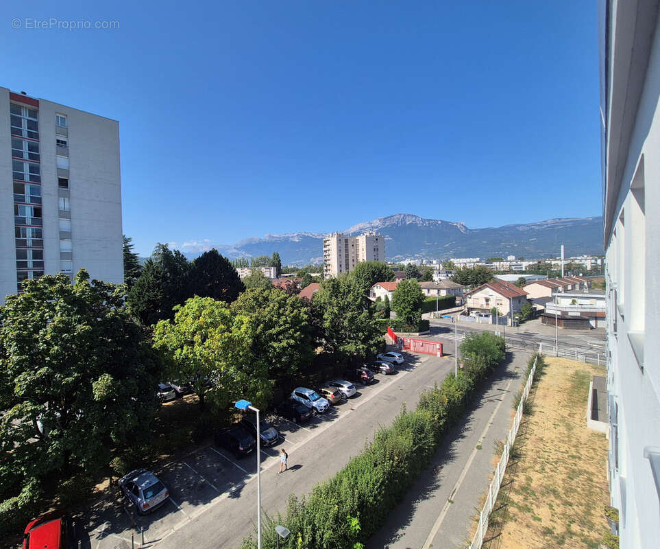 SAINT MARTIN D'HERES/ VILLAGE T3 Lumineux Avec Balcon Vue Montagnes Dernier étage - photo 13