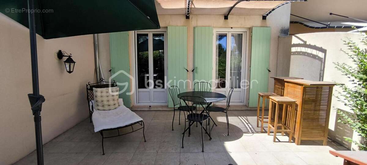 Maison avec un jardin sur le golf de Pont-Royal - photo 4