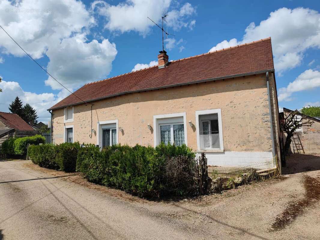Maison à TAMNAY-EN-BAZOIS